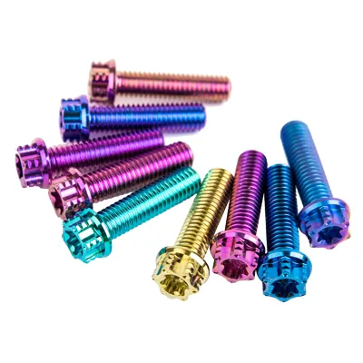 M8 X 30 titánötvözet csavarok